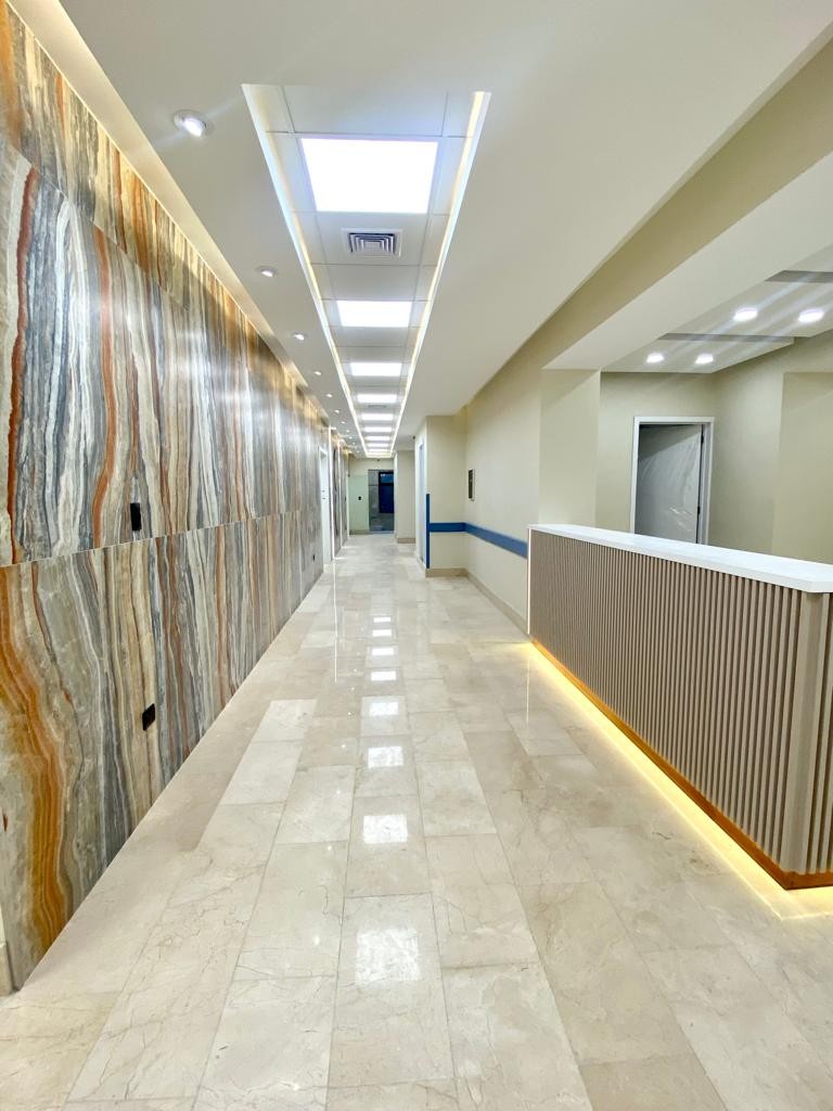 Pasillo de consultorios CECIP
